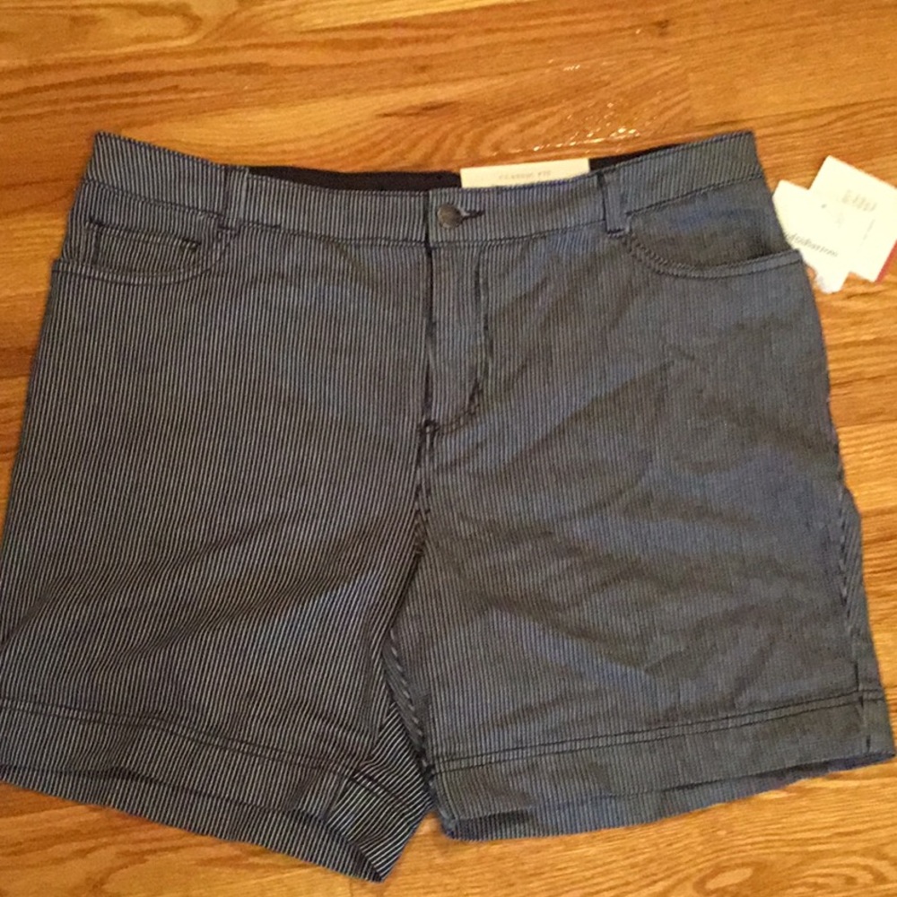 Croft and Barrow shorts NWT SIZE 14